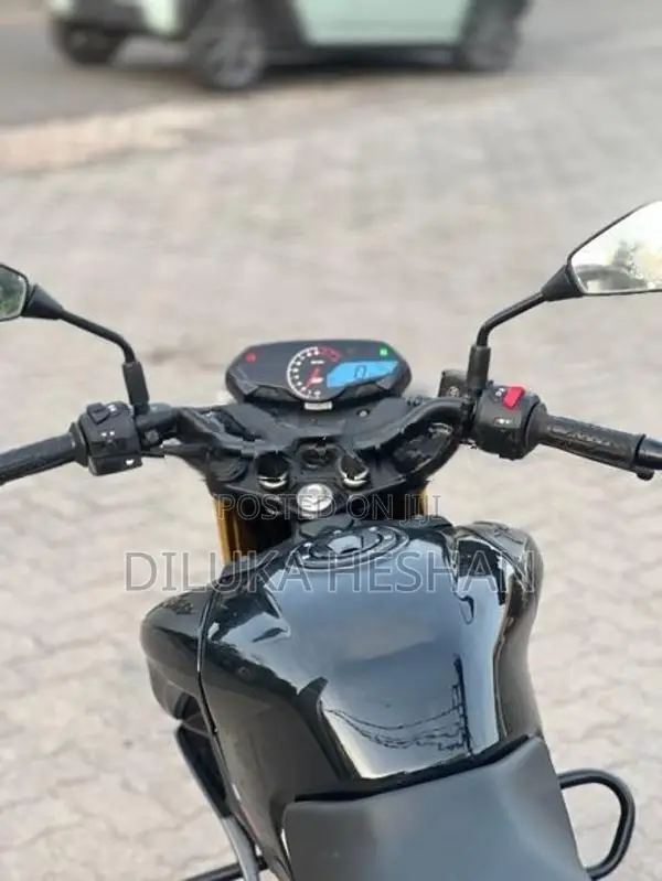 Bajaj Pulsar N160 2025