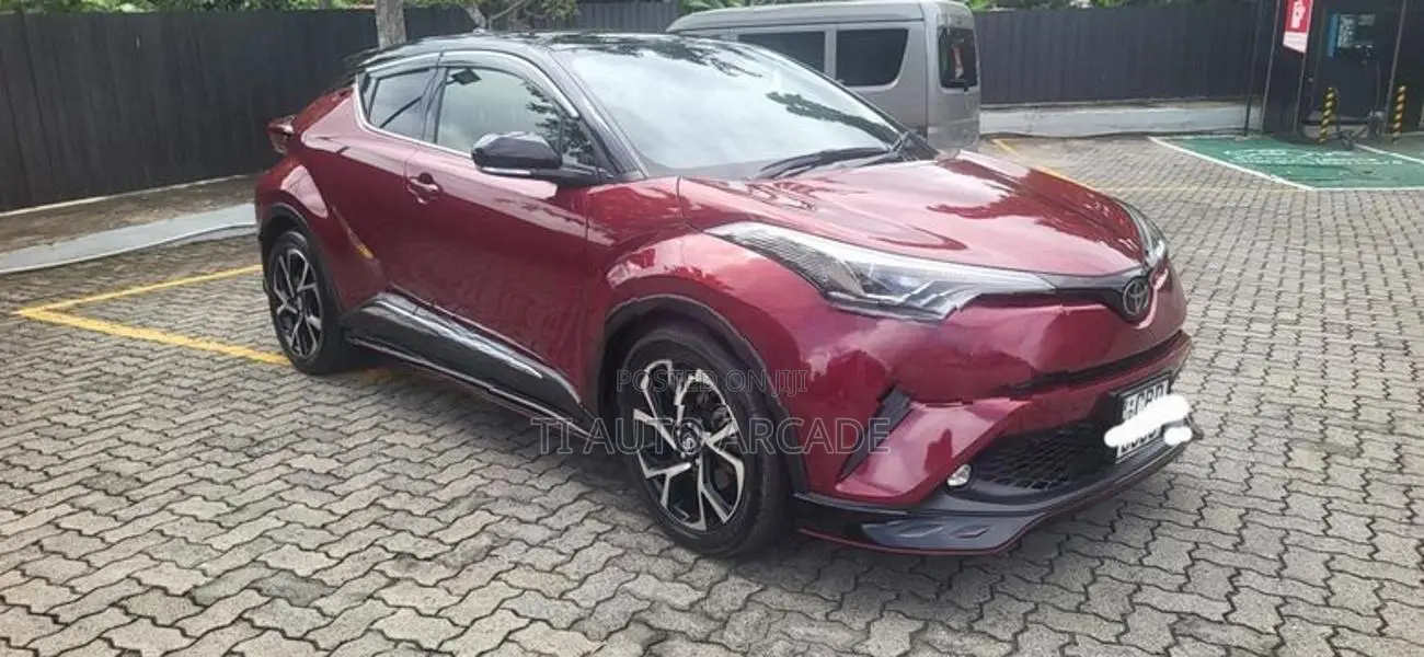 Toyota CHR NGX 10 2018
