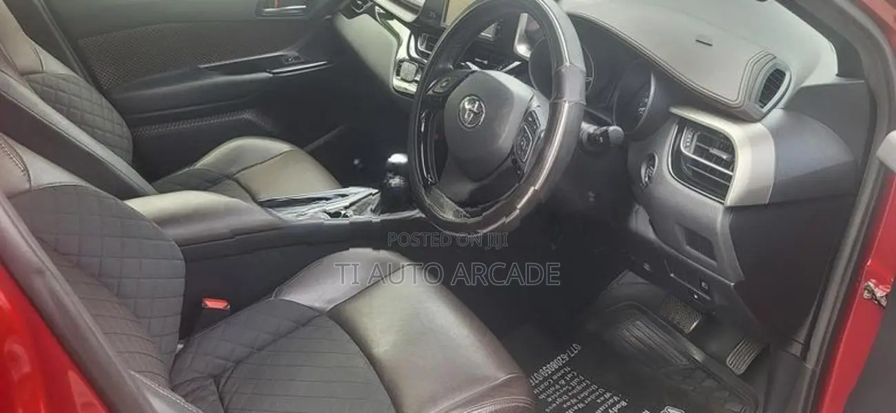 Toyota CHR NGX 10 2018