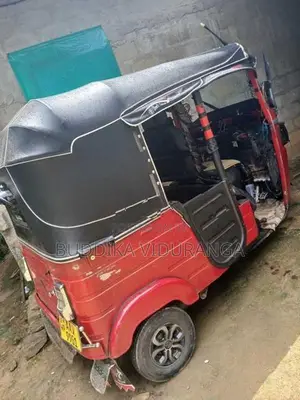 Bajaj RE Three Wheeler 2015