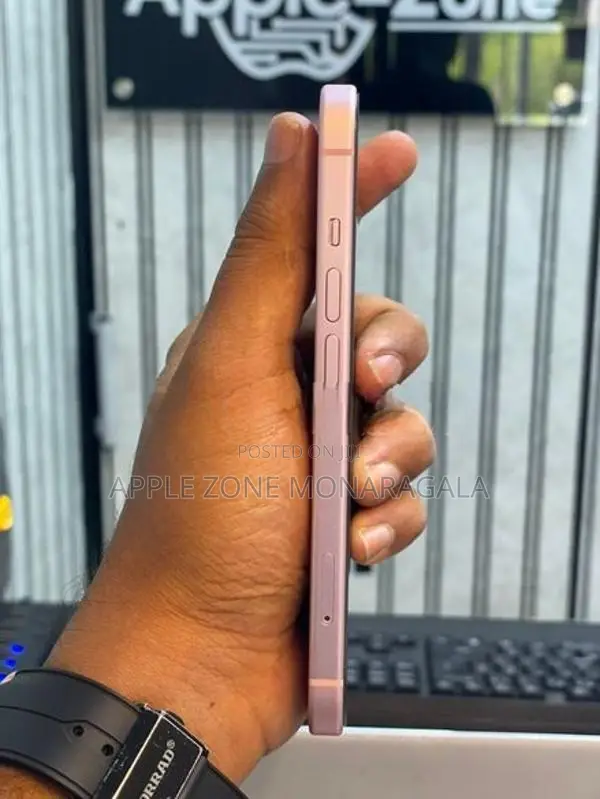 Apple iPhone 15 128GB (Used)