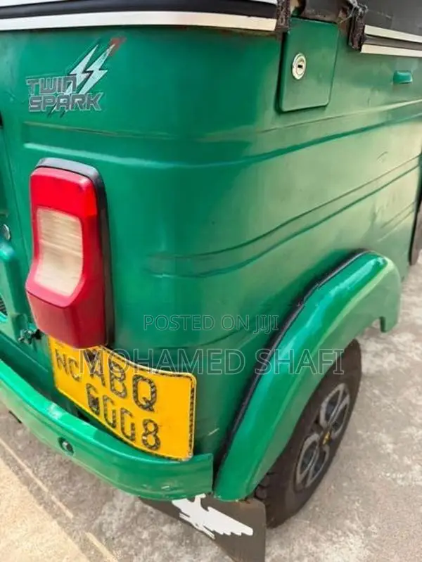 Bajaj RE 2016