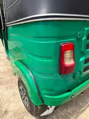 Bajaj RE 2016