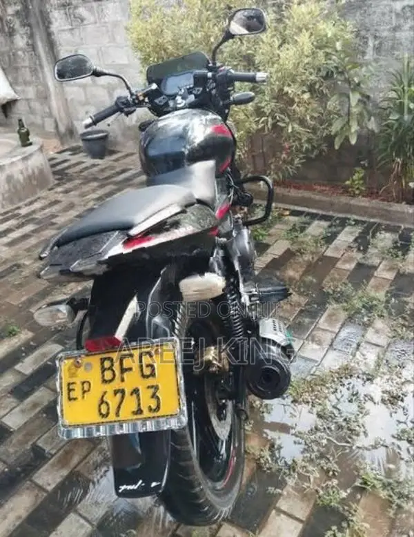 Bajaj Pulsar 180 2018