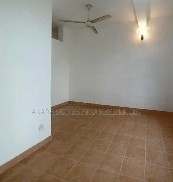 10.3 Perches - Unfurnished House for Rent HL49962 Colombo 05