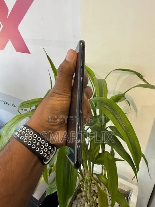 Apple iPhone XS Max (Used)