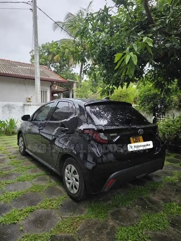 Toyota Yaris X Grade 2025