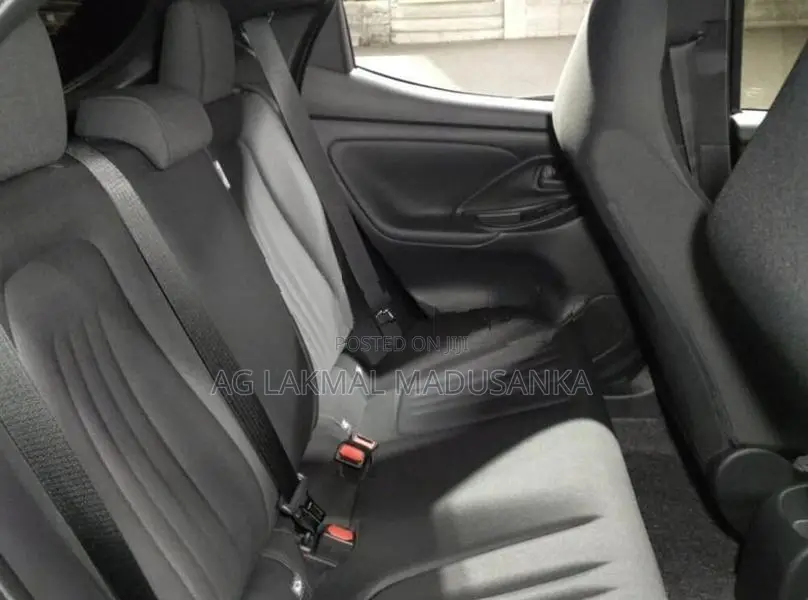Toyota Yaris X Grade 2025