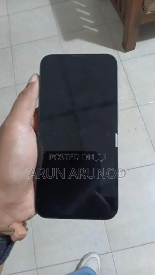Apple iPhone 13 (Used)