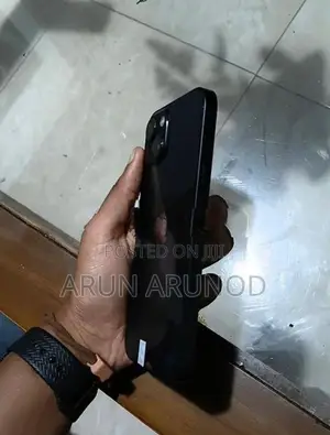 Apple iPhone 13 (Used)