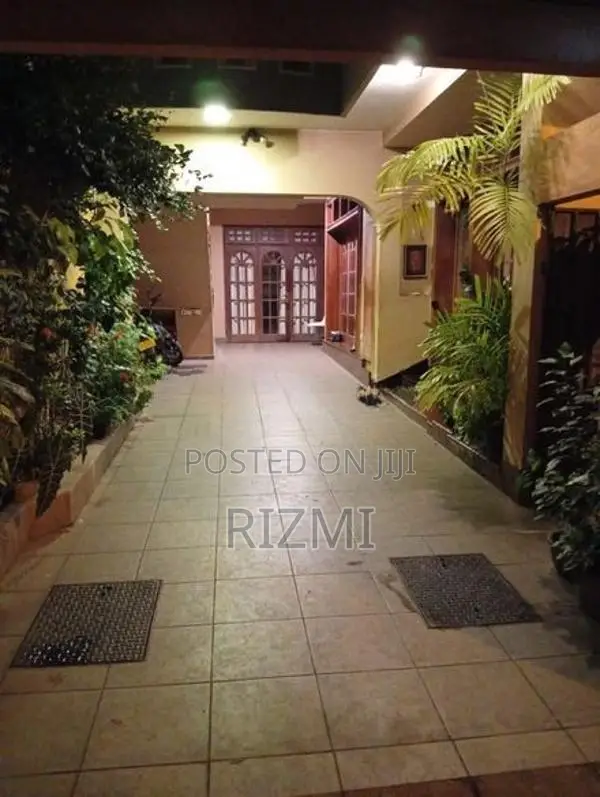 11BR separate 4 unit luxury house for sale in colo 6 w.a silva mawata
