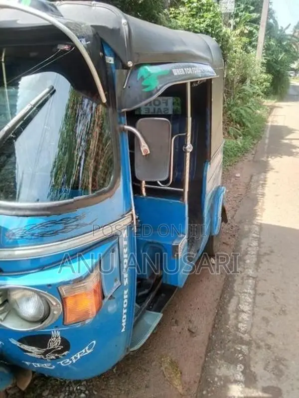 Bajaj RE 2010