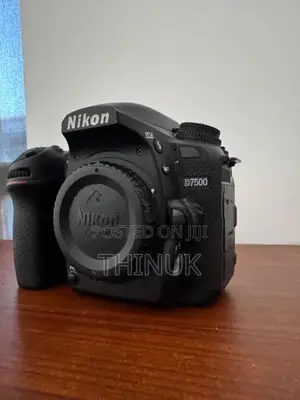 Nikon D7500 With Lense