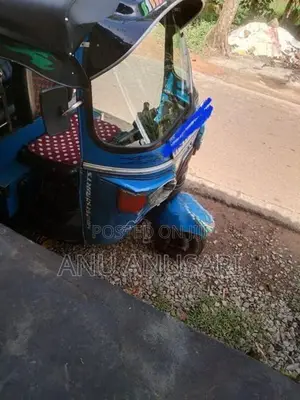 Bajaj RE 2010
