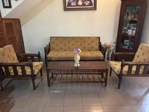 Nadun Settee set with Coffee table