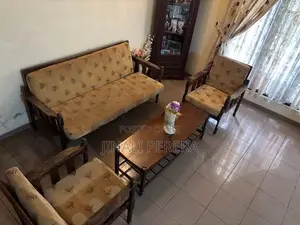 Nadun Settee set with Coffee table