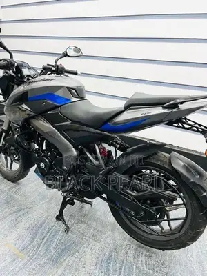 Bajaj Pulsar NS200 2025