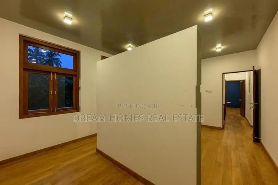 Brand New Luxury 3 Storey House for Sale in Kesbewa