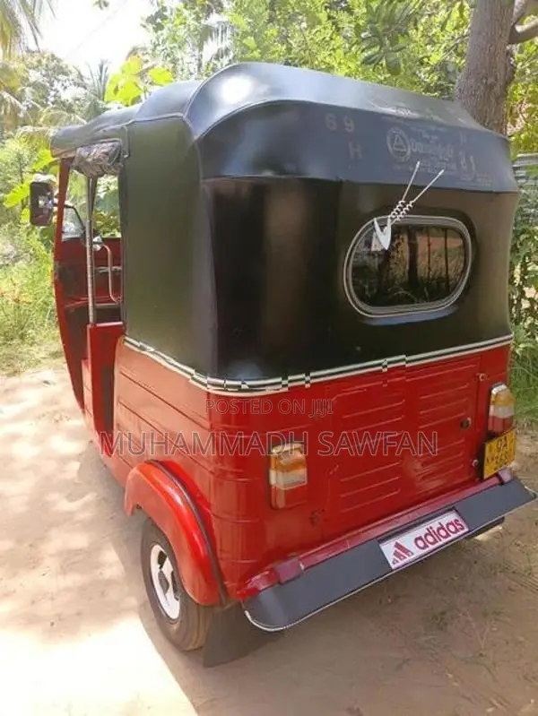 Bajaj RE 2005