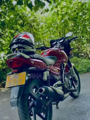 Bajaj Pulsar 180 2005