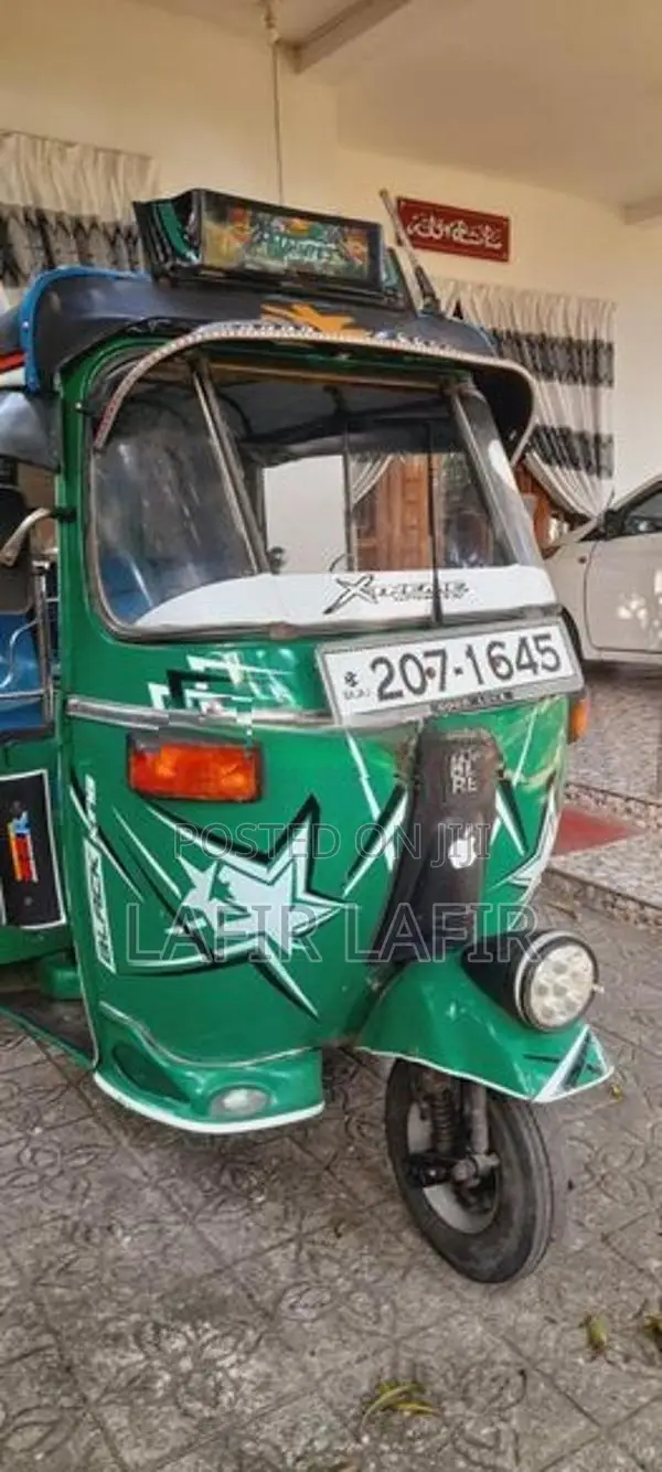 Bajaj RE three wheel 2001