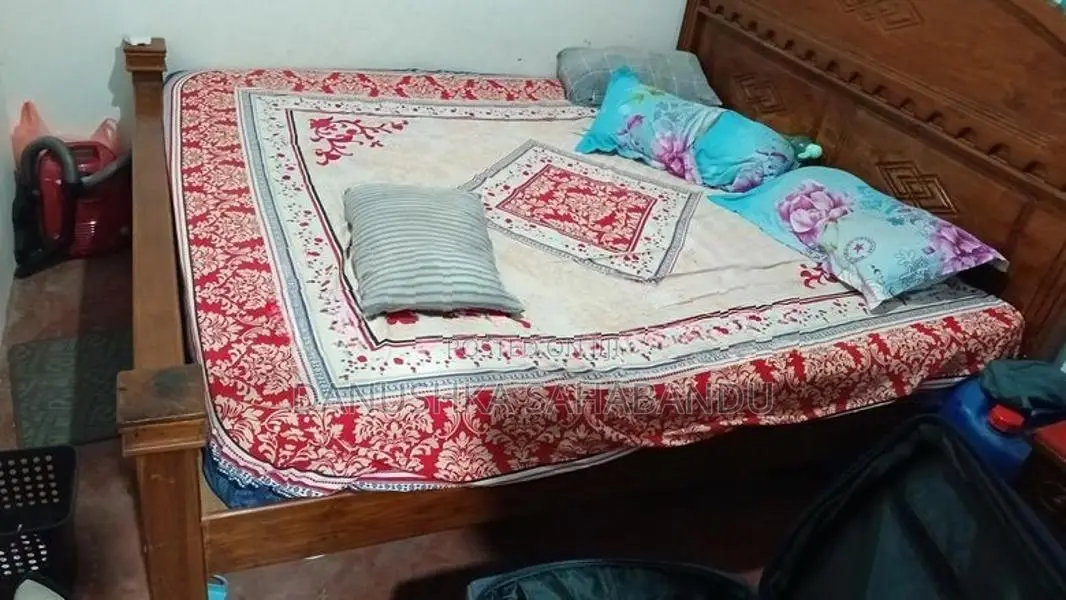 teak king size bed with spring mattress