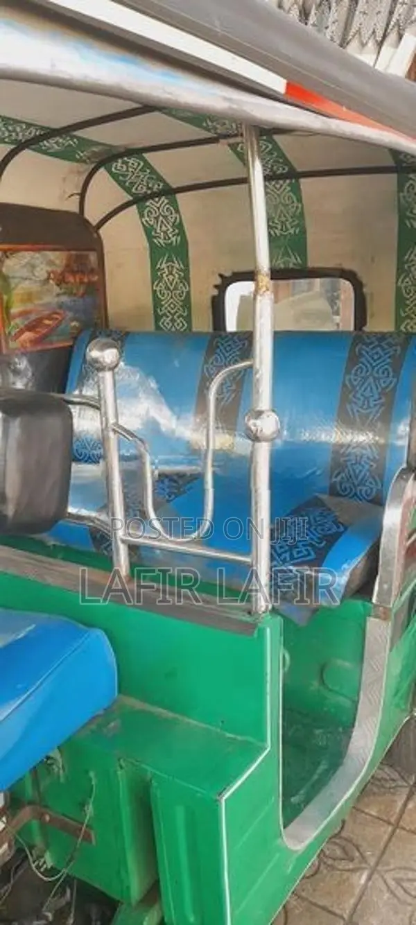 Bajaj RE three wheel 2001