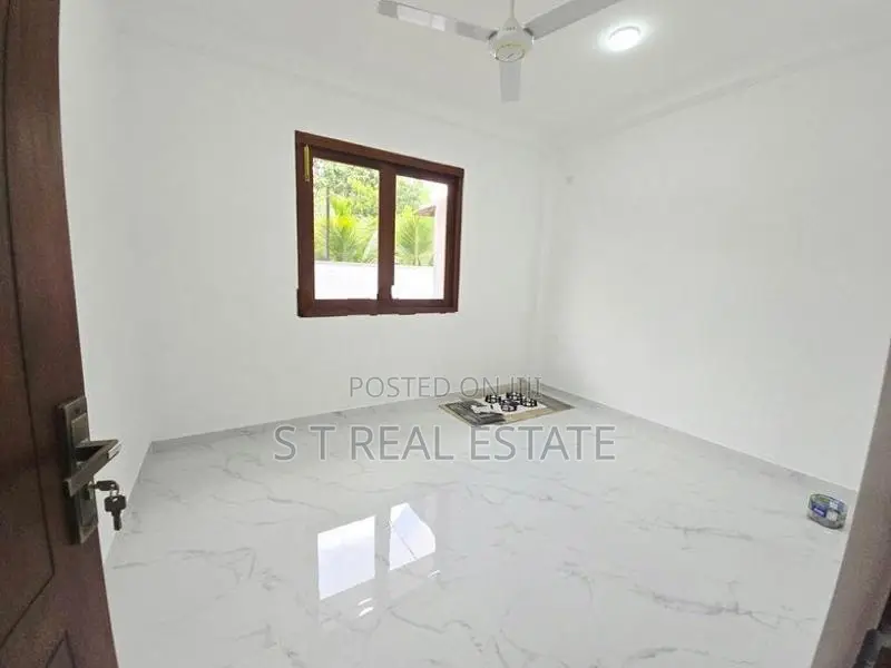 Newly Build Luxury 3 Storey House for Sale in Kottawa