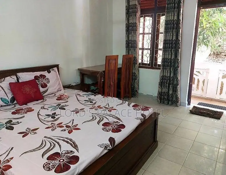 Room for Short Term Rental Colombo 6