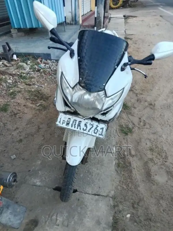 Yamaha TZR 2015