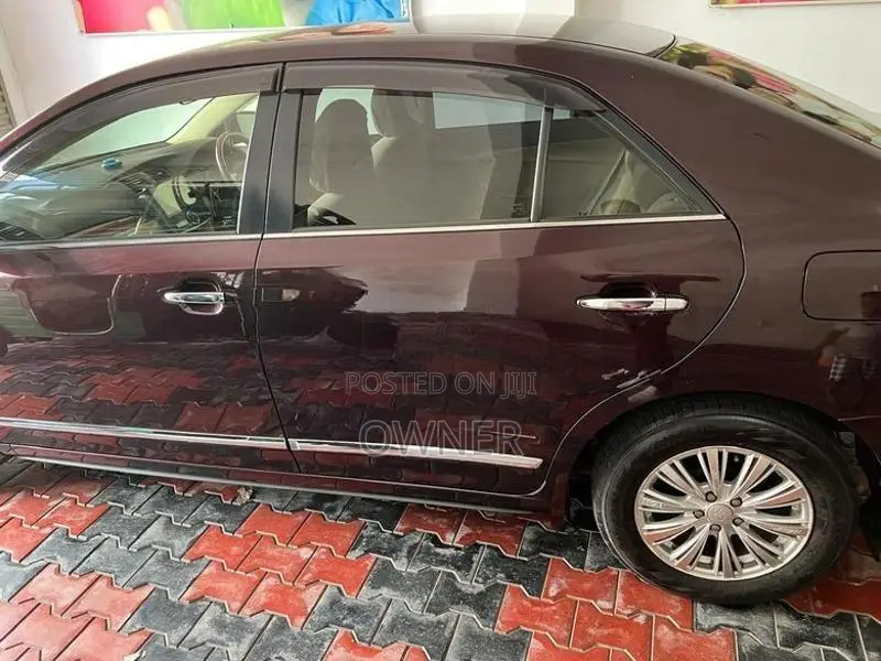 Toyota Premio G Superior 2013