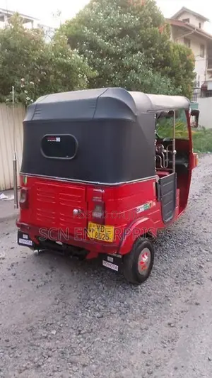 Bajaj RE 2010
