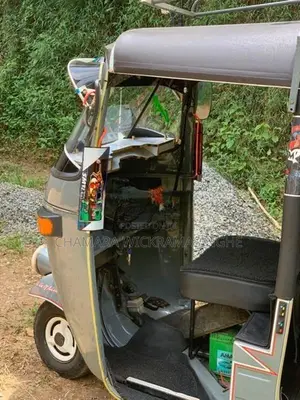 Bajaj RE 2 Storke 2003