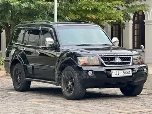 Mitsubishi Montero V73 2004