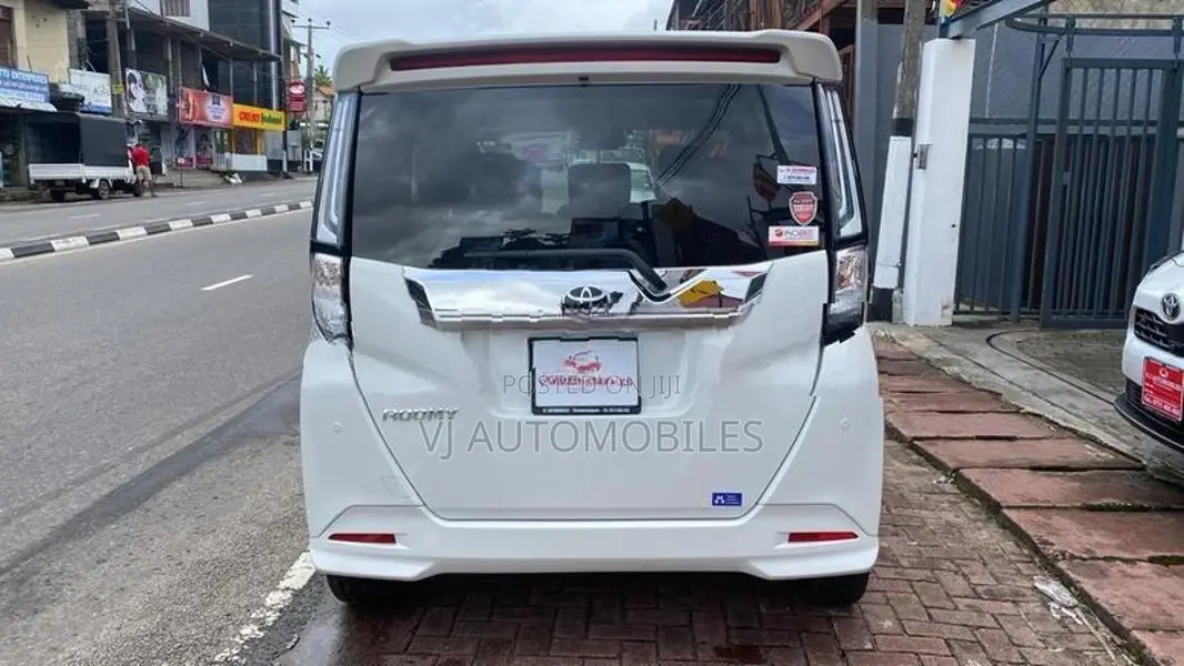 Toyota Roomy 2024