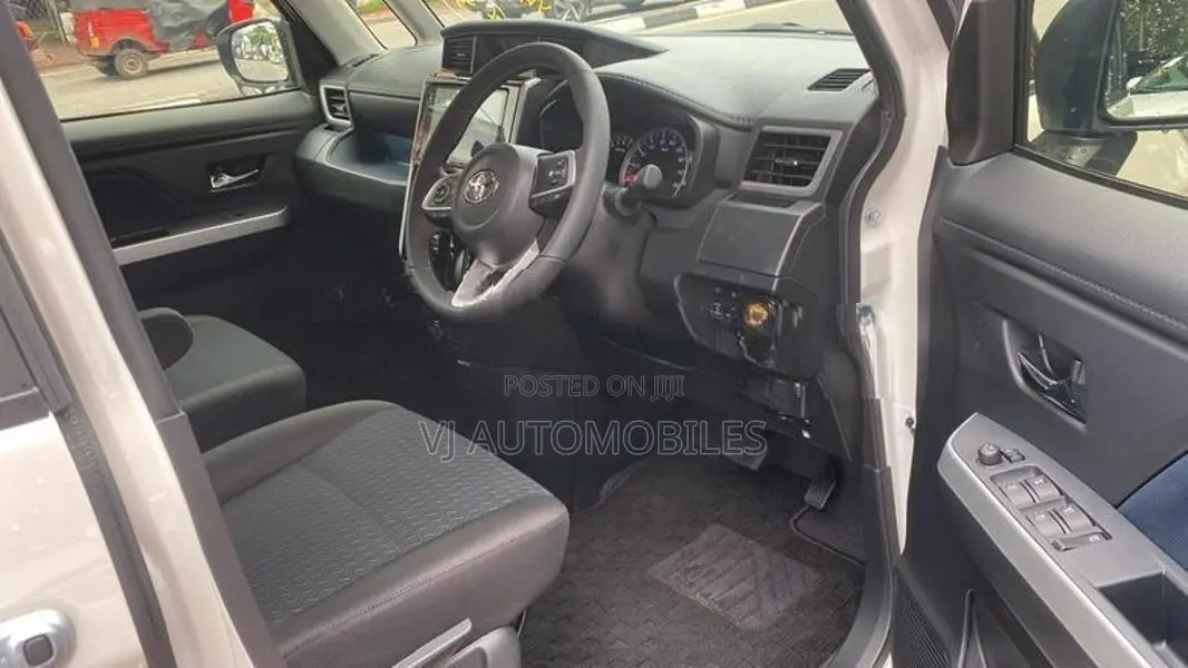 Toyota Roomy 2024