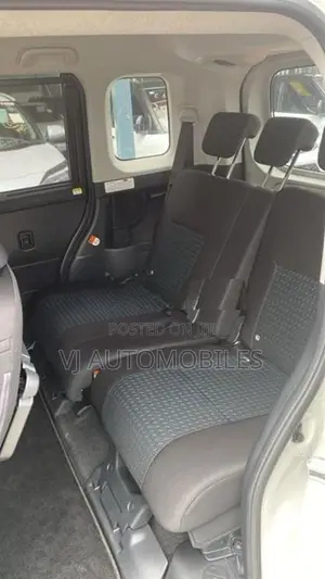 Toyota Roomy 2024