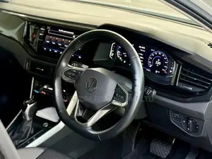 Volkswagen Polo Hights Grade 2023