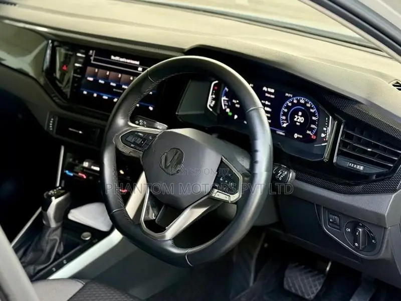Volkswagen Polo Hights Grade 2023