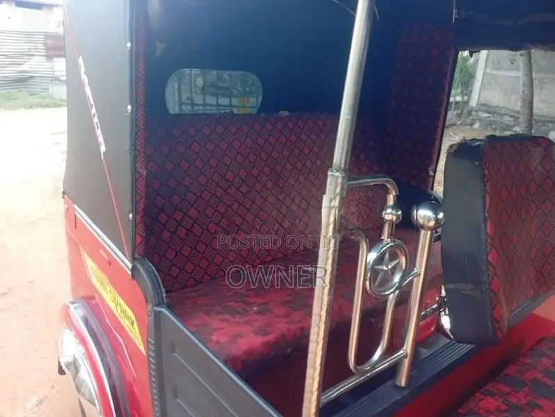 Bajaj RE 2014