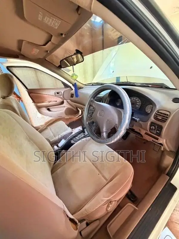 Nissan Sunny FB15 2001