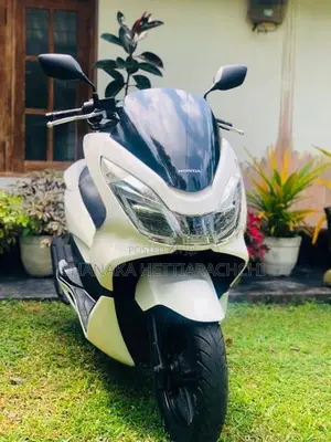 Honda PCX 2018 Digital Light