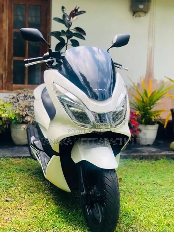 Honda PCX 2018 Digital Light