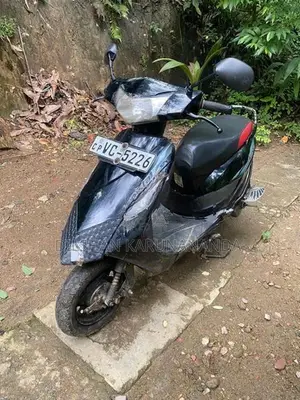 Bajaj Kristal 2013