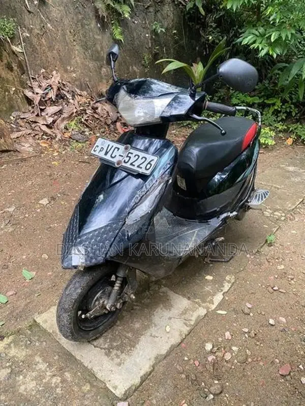 Bajaj Kristal 2013