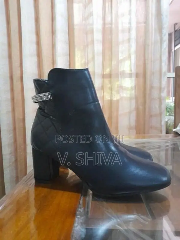 Black Ankle Leather Boots