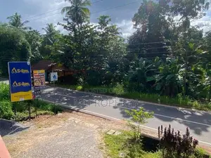 ( Tc-1086) Valuable Upper Floor Shop Space Rent in Padukka Kotigamgoda