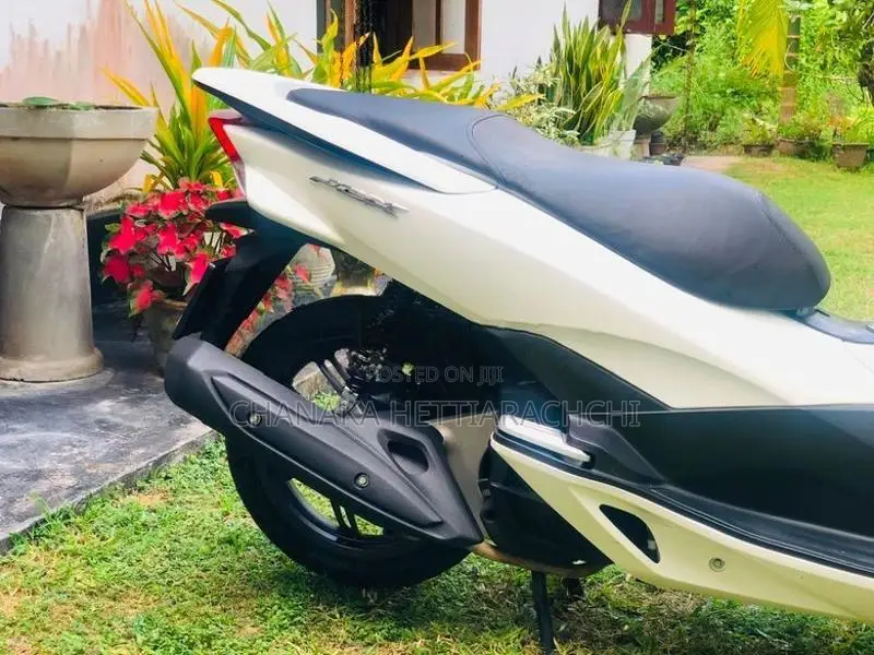 Honda PCX 2018 Digital Light