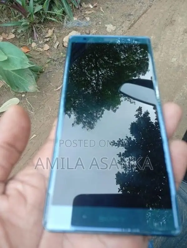 Sony Xperia XZ2 (Used)