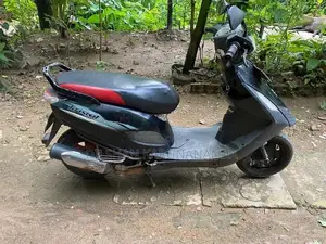 Bajaj Kristal 2013